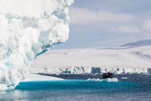 Photos-of-Antarctic-Icebergs-02