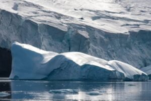 Photos-of-Antarctic-Icebergs-04
