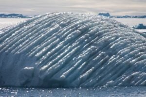 Photos-of-Antarctic-Icebergs-05