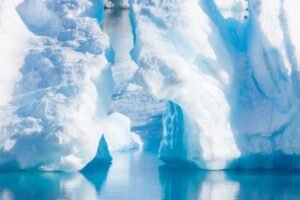 Photos-of-Antarctic-Icebergs-12 Photos-of-Antarctic-Icebergs-12