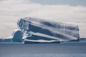 Photos-of-Antarctic-Icebergs-30 Photos-of-Antarctic-Icebergs-30