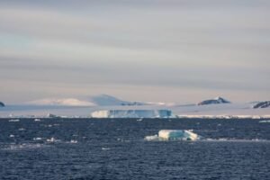 Photos-of-Antarctic-Icebergs-31 Photos-of-Antarctic-Icebergs-31