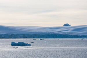 Photos-of-Antarctic-Icebergs-34 Photos-of-Antarctic-Icebergs-34