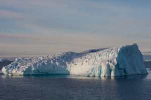 Photos-of-Antarctic-Icebergs-35 Photos-of-Antarctic-Icebergs-35