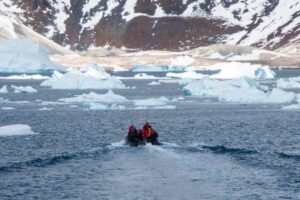 Photos-of-Antarctic-Icebergs-44 Photos-of-Antarctic-Icebergs-44