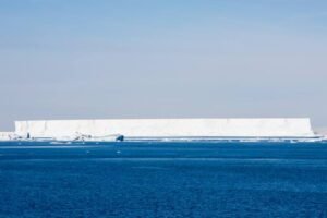 Photos-of-Antarctic-Icebergs-46 Photos-of-Antarctic-Icebergs-46