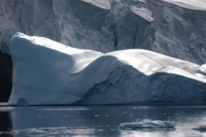 Photos-of-Antarctic-Icebergs-50 Photos-of-Antarctic-Icebergs-50